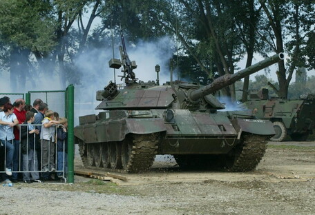 Словения передала ВСУ почти три десятка танков: они уже в Украине (фото)