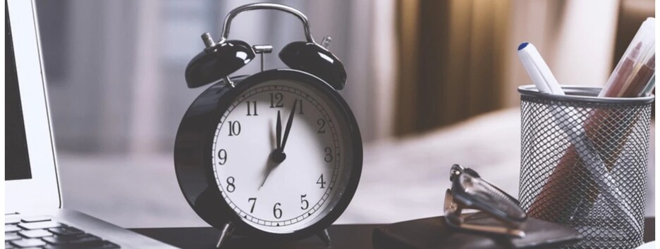 Перевод часов на зимнее время: как поменять на компьютере и смартфоне