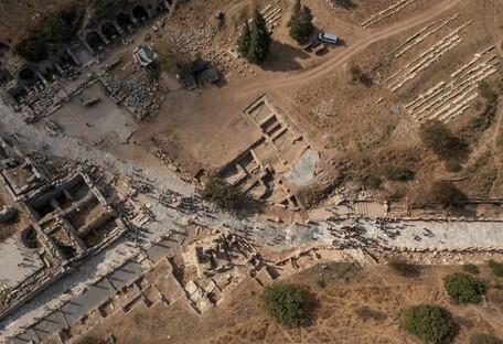Археологи нашли в Турции деловой и гастрономический район времен Византии  (фото)