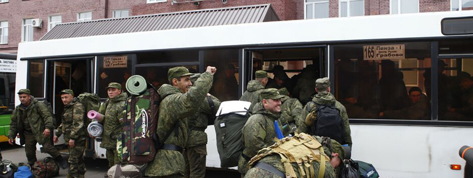 Мобилизированных из россии отправляют на войну в Украину с оружием 50-х годов