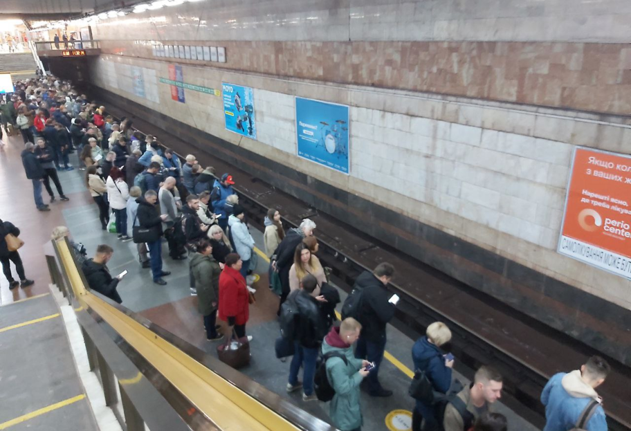 График движения поездов в метро - власти Киева рассказали изменения - фото 1