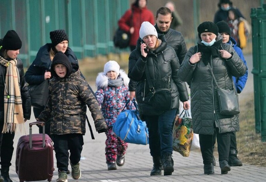 Правила пребываний украинцев за границей - изменения 1 ноября для беженцев  - фото 1
