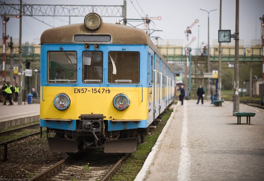 У Польщі українка загубила дітей у поїзді – поліцейські допомогли їм зустрітися  - фото 1
