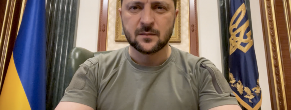 Росія витратила на обстріл України 2 млн пенсій: головне із вечірнього звернення президента Зеленського (відео)