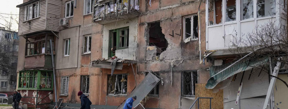 В Мариуполе люди остались на зиму в разбитых домах: оккупанты 