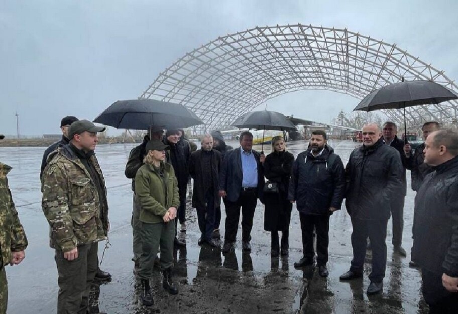 Представители НАТО посетили Гостомель и Бучу - фото 1