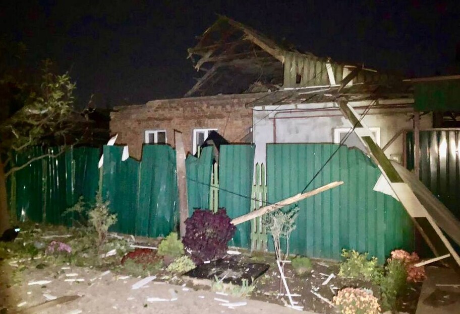 Обстрелы Днепропетровской и Запорожской областей 8 ноября - враг повредил жилые дома - фото 1