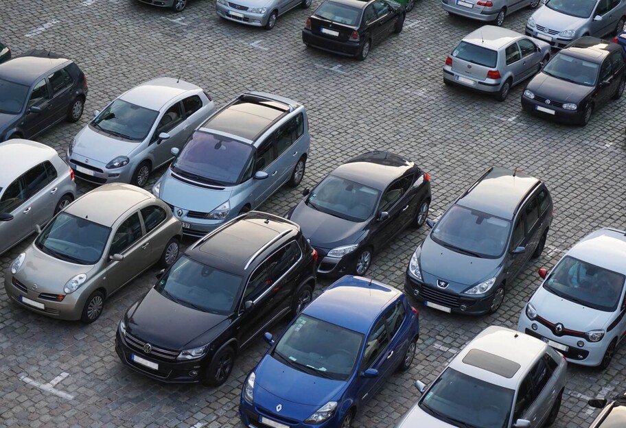Купівля вживаного автомобіля в Україні – стали менше купувати авто за кордоном - фото 1