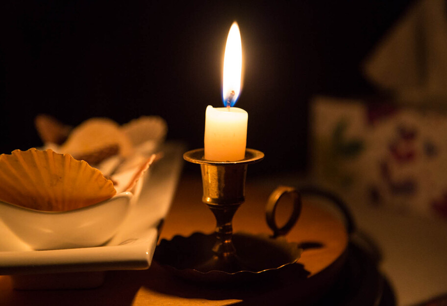Відключення електроенергії в Україні - як зробити свічку з використанням гіпсу - фото 1