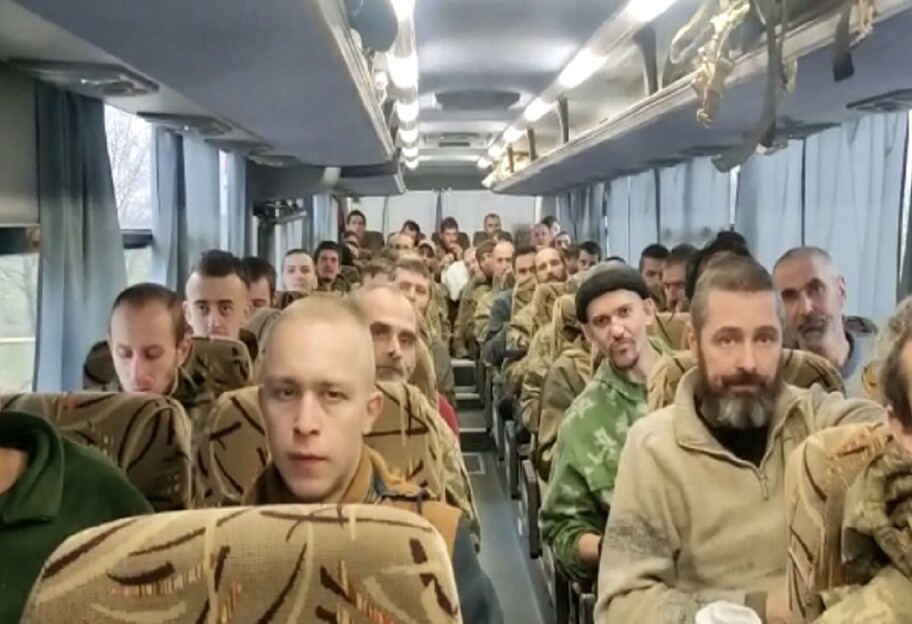 Обмін полоненими 11 листопада - в Україну повернулися 45 рядових та сержантів - фото 1