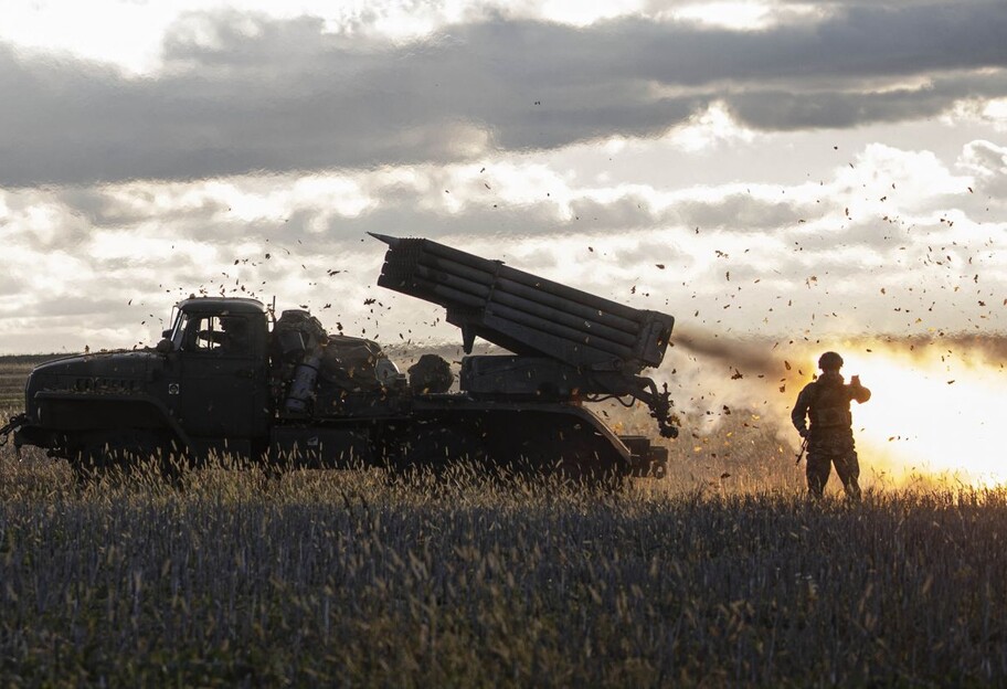 Ситуація на південному напрямку 14 листопада – знищено 40 російських військових, 7 бронемашин - фото 1