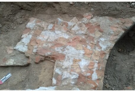 Загадочная находка: под стенами Софии Киевской обнаружили остатки здания, которого нет ни на одной карте (фото)