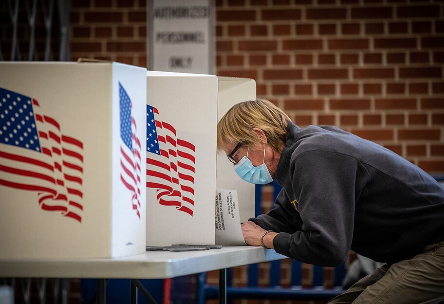 Вибори у США – як на виборчих дільницях перевіряють особу - фото 1