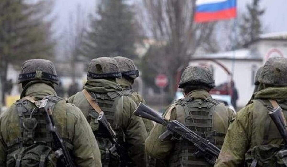 Андрющенко: Сейчас в Мариуполе и районе находится около 20-25 тысяч российских военных