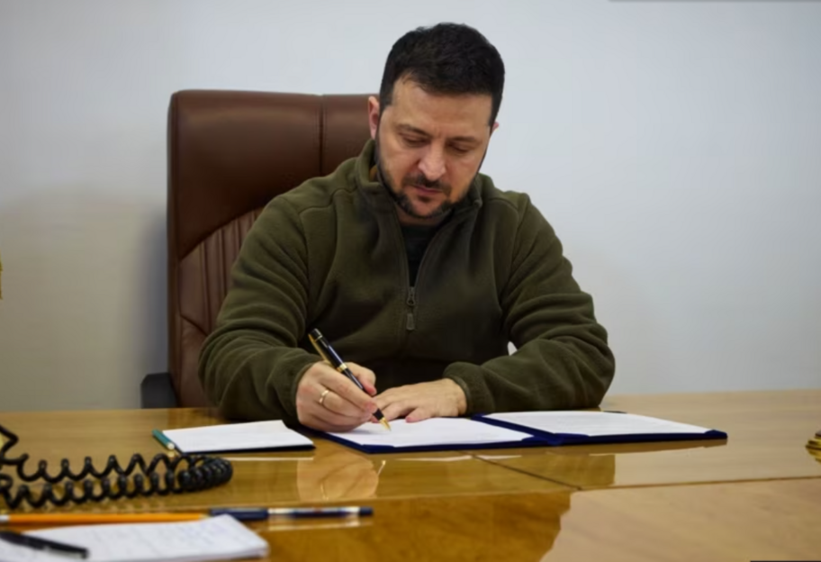 Виплати і відпустки військових - президент Зеленський підписав закон  - фото 1