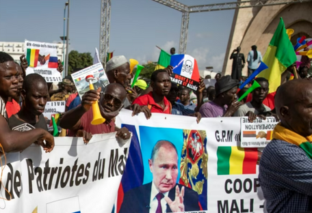 Росія втілює політику неоколоніалізму в країнах Африки 