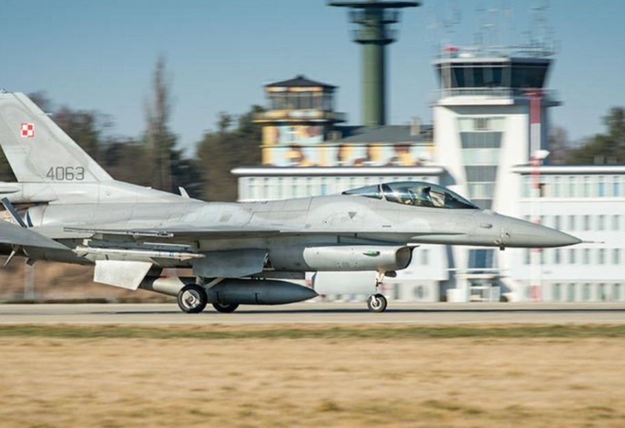 Винищувачі F-16 для України - Чехія готова допомогти із навчанням пілотів  - фото 1