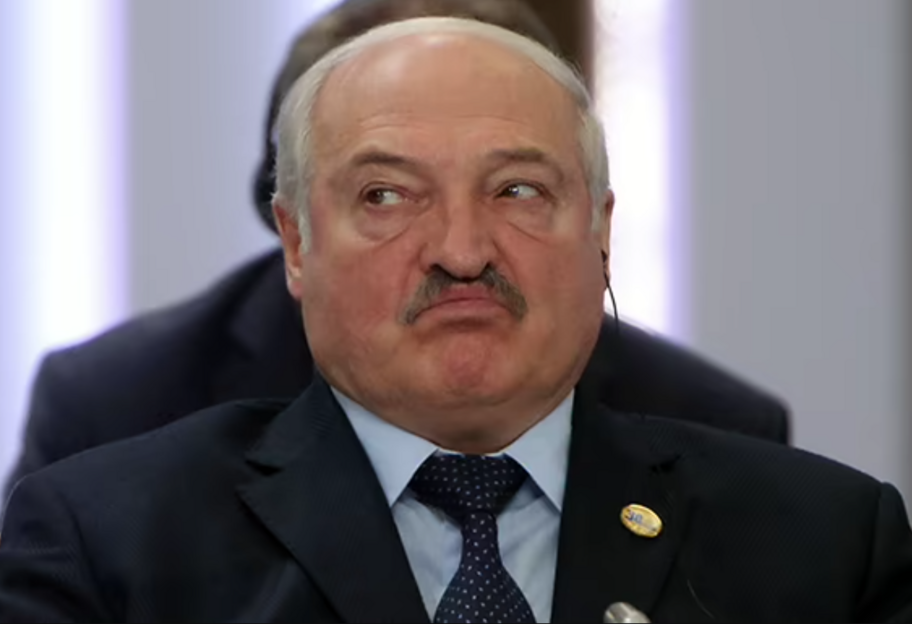 лукашенко призвал не называть его диктатором и требует извинений - фото 1