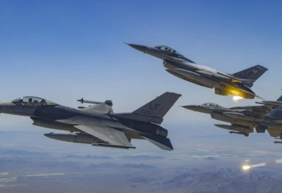 Истребители F-16 - в МИДе рассказали, когда в украинском небе могут появиться воздушные суда - фото 1