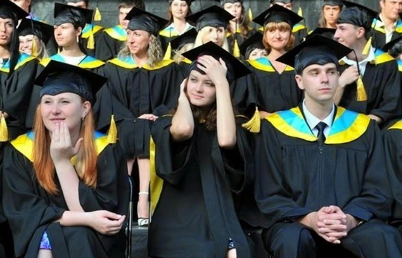 В Україні студенти можуть розраховувати на фінансову допомогу - кому виплатять по 10 тисяч євро