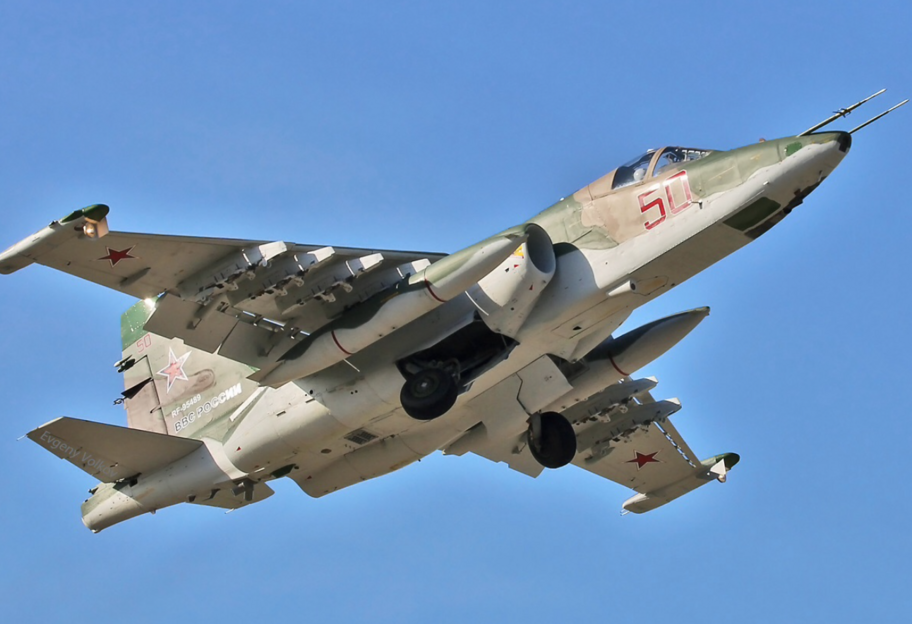 В Краснодарском крае России упал штурмовик Су-25 - фото 1