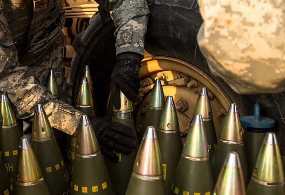 Касетні боєприпаси від США - у ЗСУ підтвердили застосування цього типу снарядів під Бахмутом - фото 1