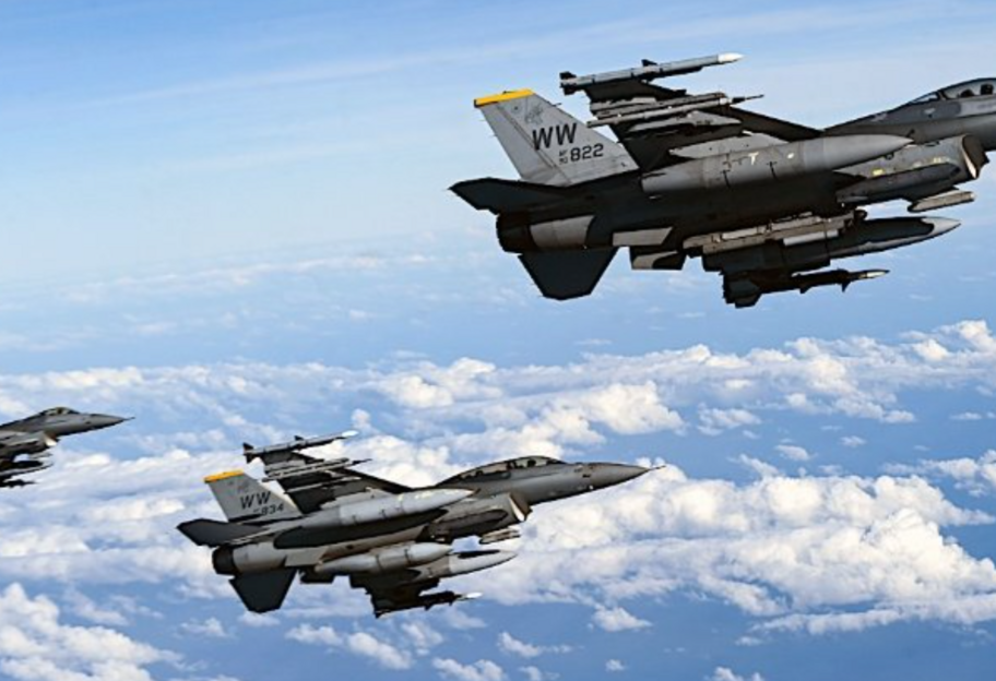 Игнат заявил, что украинские пилоты начнут обучение на самолетах F-16 в конце лета. - фото 1