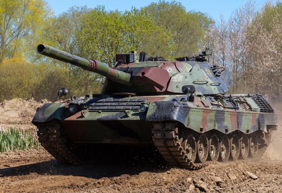 Военная помощь - Украина получит полсотни танков Leopard 1 от неназванного покупателя - фото 1