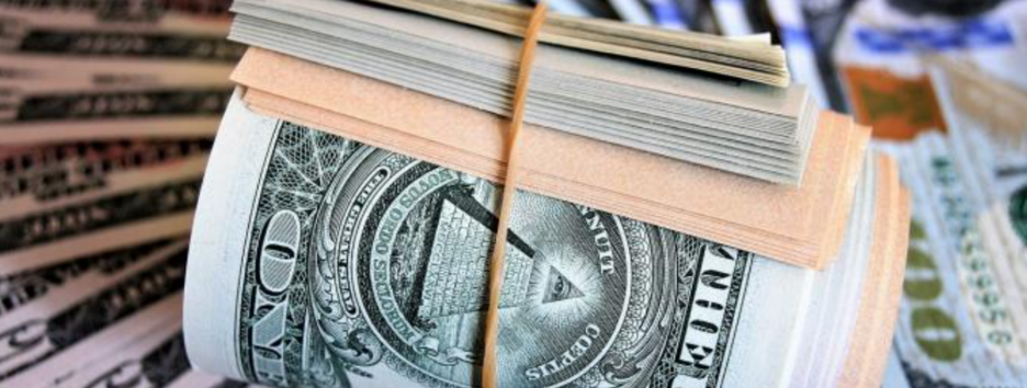 Курс доллара вырос до максимума всего месяц: названа неожиданная причина