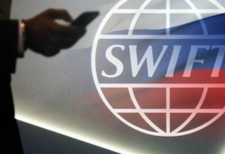 Російським банкам заборонили використовувати SWIFT для переказів усередині країни 