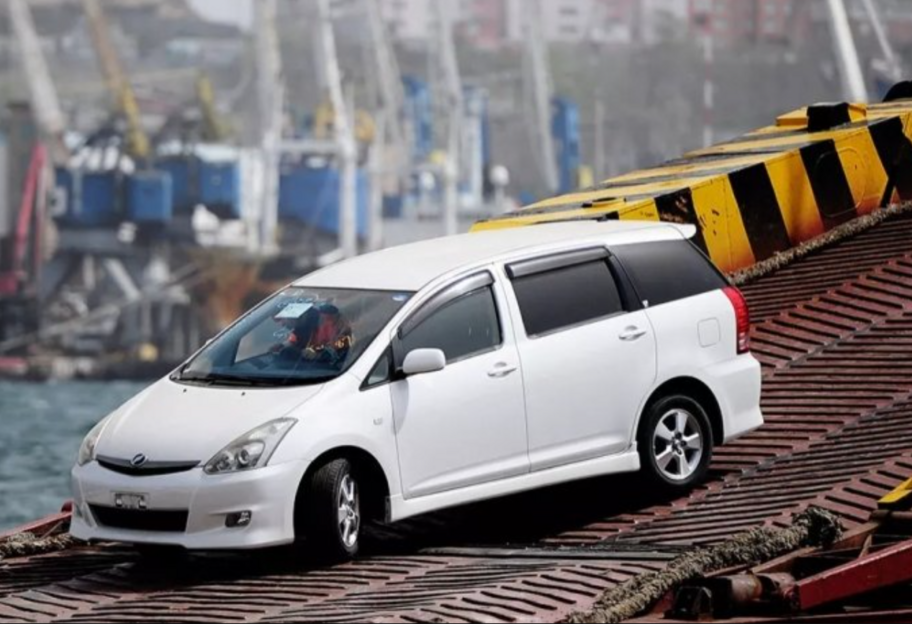 Санкції проти рф - торгівля вживаними авто з рф загальмована через обмеження Японії  - фото 1