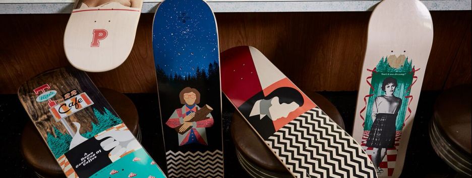 Дэвид Линч выпустил скейтборды по мотивам «Твин Пикса»