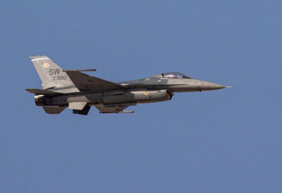 Истребители F-16 Нидерланды отправят в центры обучения украинским экипажам - фото 1