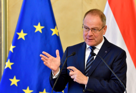 Венгрия требует от ЕС разблокирования 