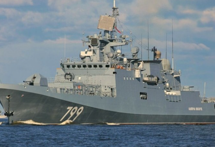Обстріли України - росія вивела в Чорне море кілька фрегатів з Калібрами - фото 1