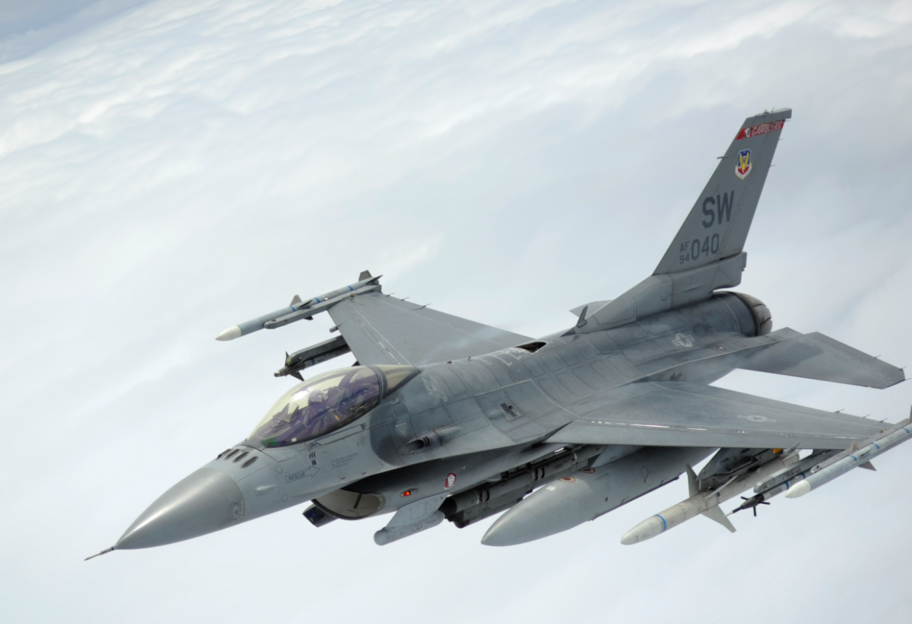F-16 для Украины - Умеров обсудил с партнерами процесс ускорения передачи истребителей - фото 1