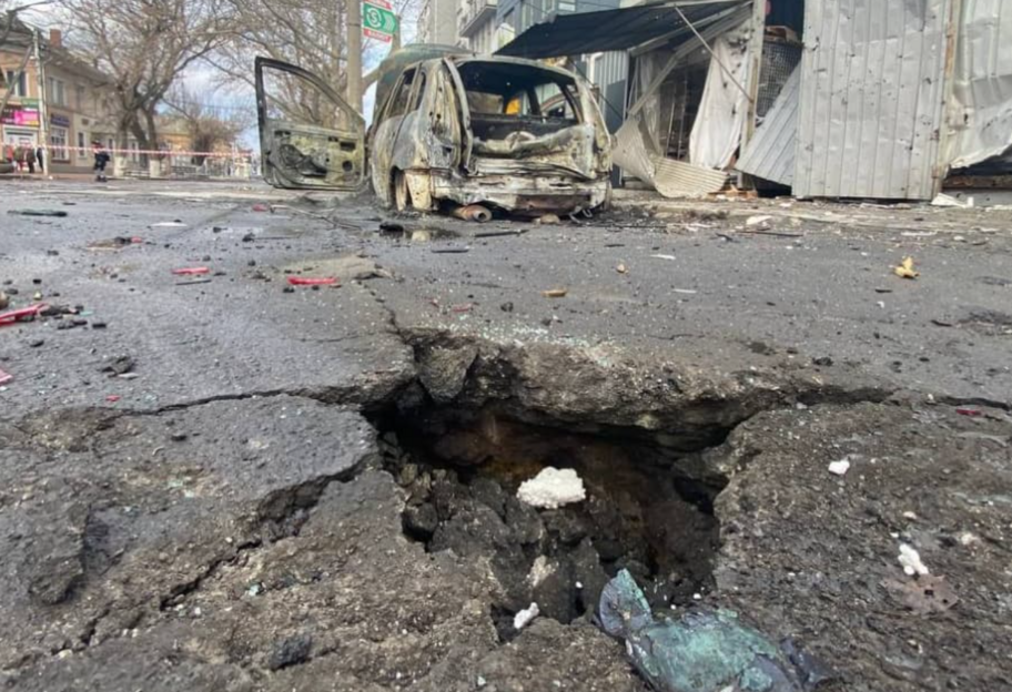 Россияне ударили по Тягинце Херсонской области, три человека получили ранения - фото 1