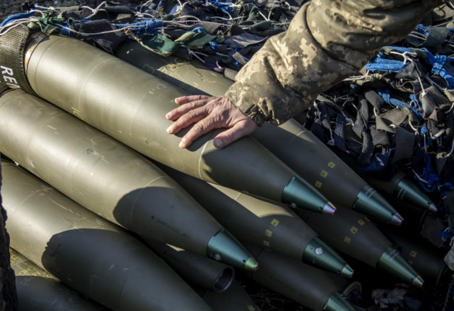 Военная помощь Украине - Пентагон увеличит производство снарядов на 500% к 2025 году - фото 1