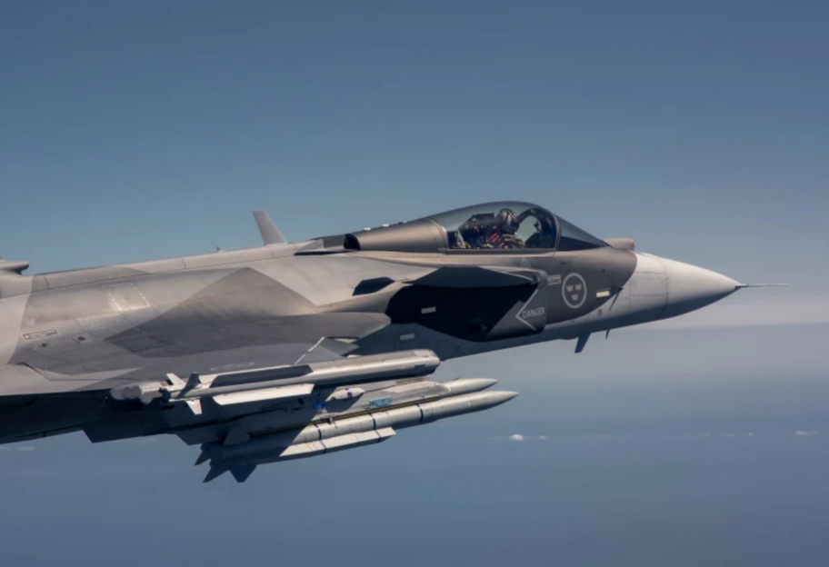 Военная помощь Украине - Швеция может передать самолеты Gripen и другое вооружение для ВСУ - фото 1