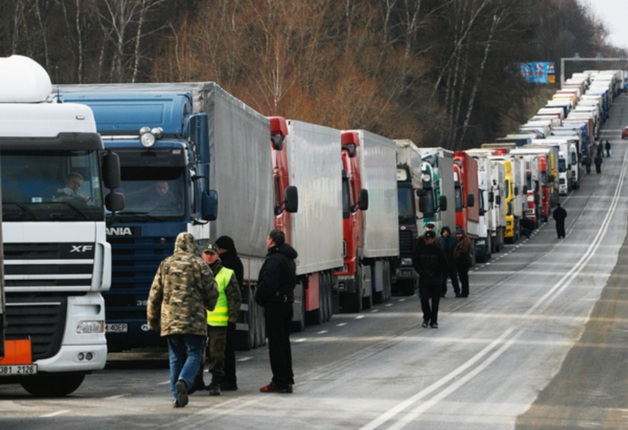 Пункт пропуску Ягодин-Дорогуськ після розблокування пропустив майже 600 вантажівок - Кубраков - фото 1