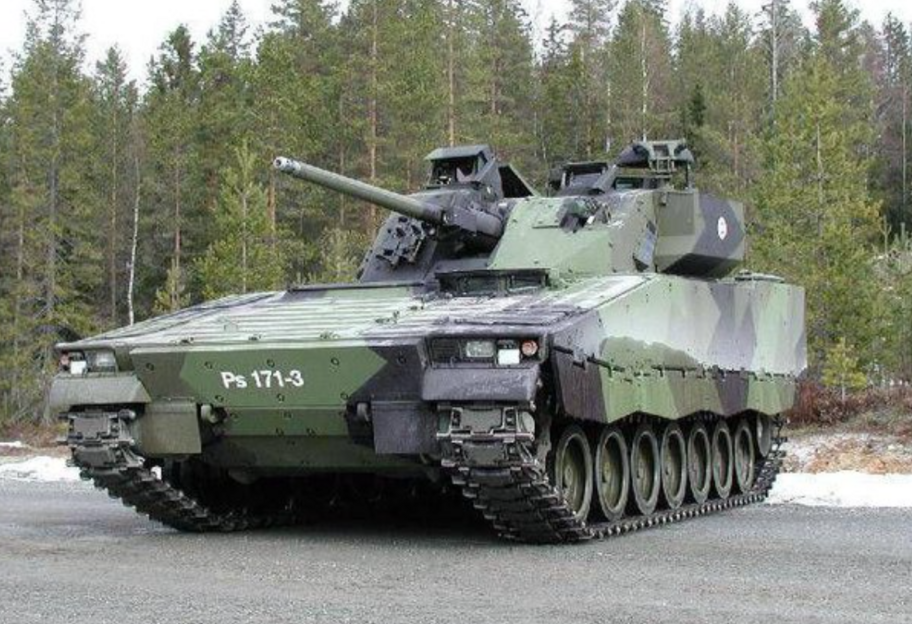 Военная помощь – Швеция и Дания передадут Украине 20 БМП CV90 на 260 млн долларов - фото 1