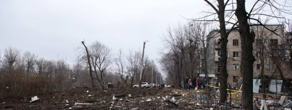Що відомо про атаку рф на Харків: десятки постраждалих у центрі міста є загибла (фото)