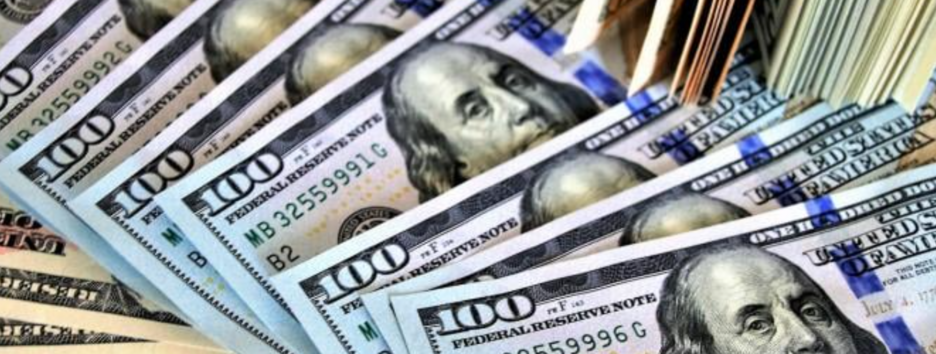 Долар в Україні знову здорожчав: які ціни встановив НБУ на 8 січня 