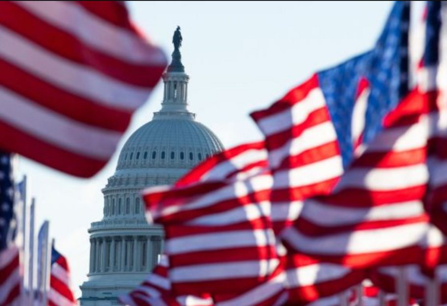 Білий дім обговорив з оборонними компаніями США виробництво зброї для України - Reuters - фото 1