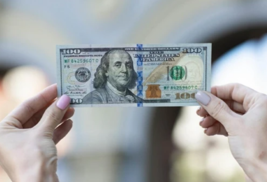 Курс долара знову зріс після різкого падіння минулого тижня - НБУ оновив курси  - фото 1