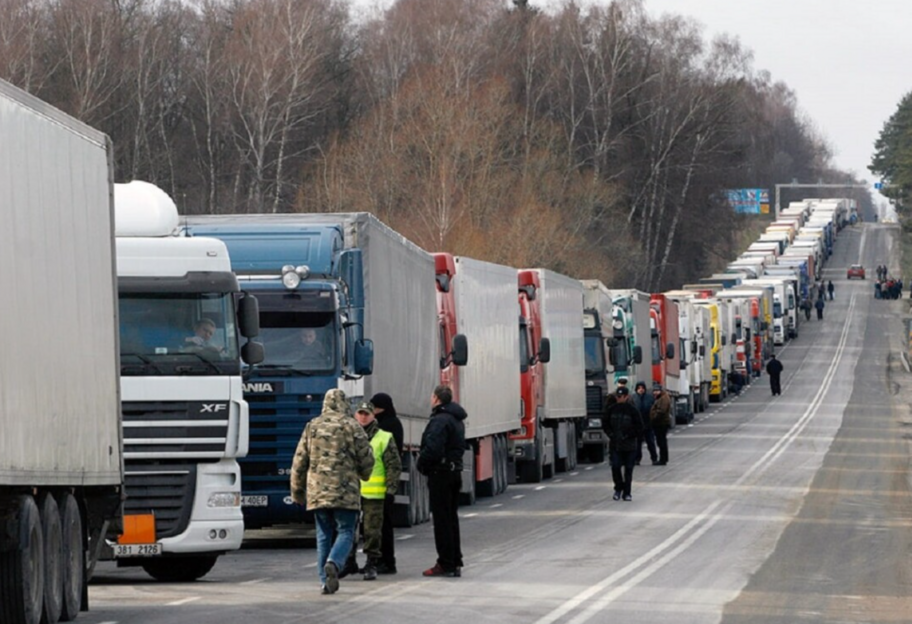 Румунські фермери припинили блокування пункту пропуску Вікова-де-Сус - Красноїльськ - фото 1