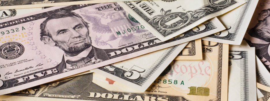 Обменники Украины выставили новые курсы валют: сколько стоит доллар и евро сегодня