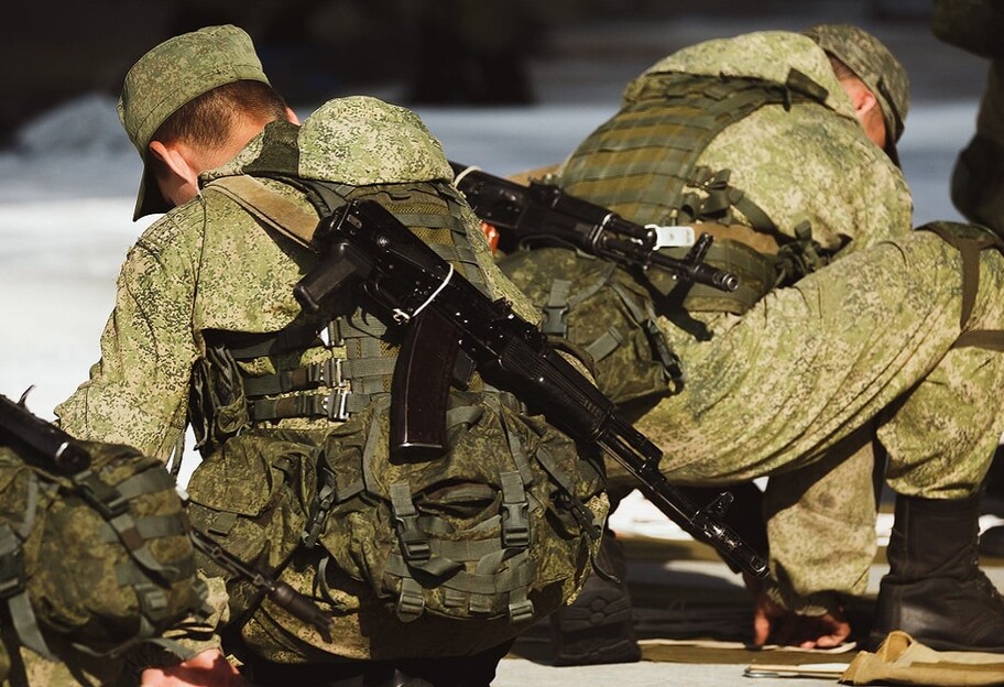 Оккупанты собираются отправлять на войну в Украину срочников - фото 1
