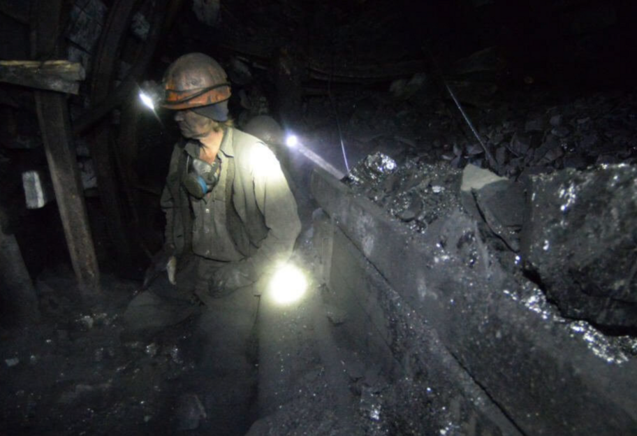 Обстрел Украины 22 марта - из-за обесточивания под землей более 1000 шахтеров, продолжается эвакуация - фото 1