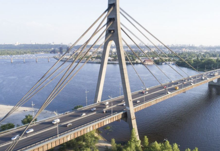 Рух транспорту з 30 березня по 15 червня обмежать у Києві на Північному мосту  - фото 1